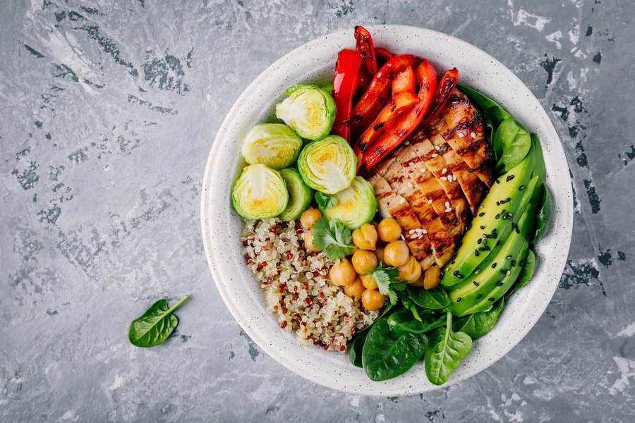 Pourquoi le Buddha Bowl Poulet est-il devenu un incontournable ?